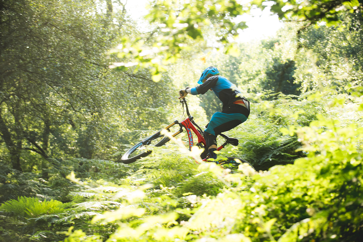 pivot cycles firebird carbon enduro mountain bike fox bernard kerr