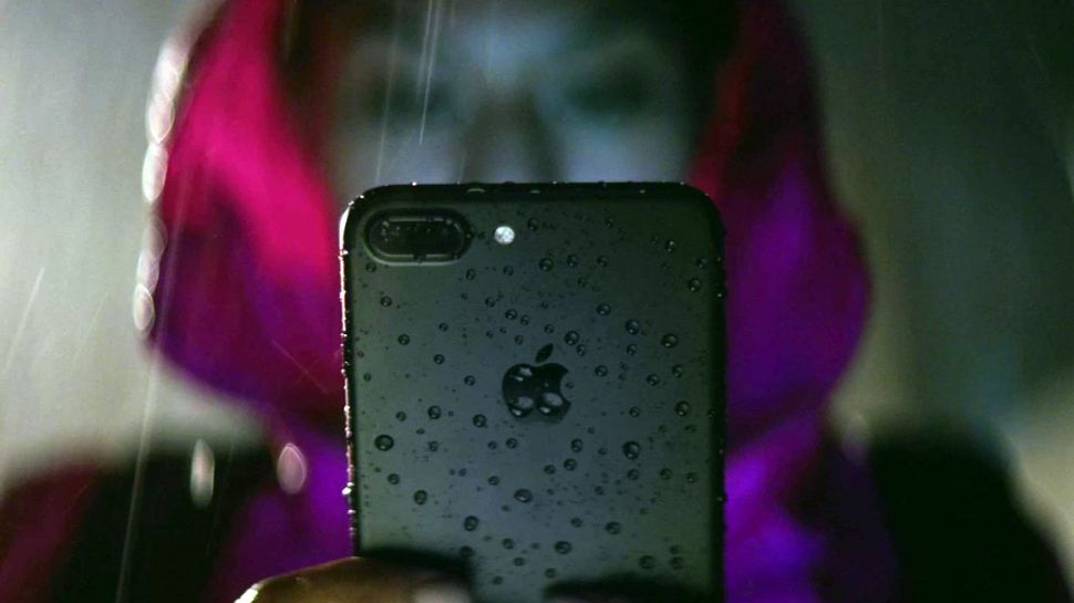 iPhone7-Press-08-970-80