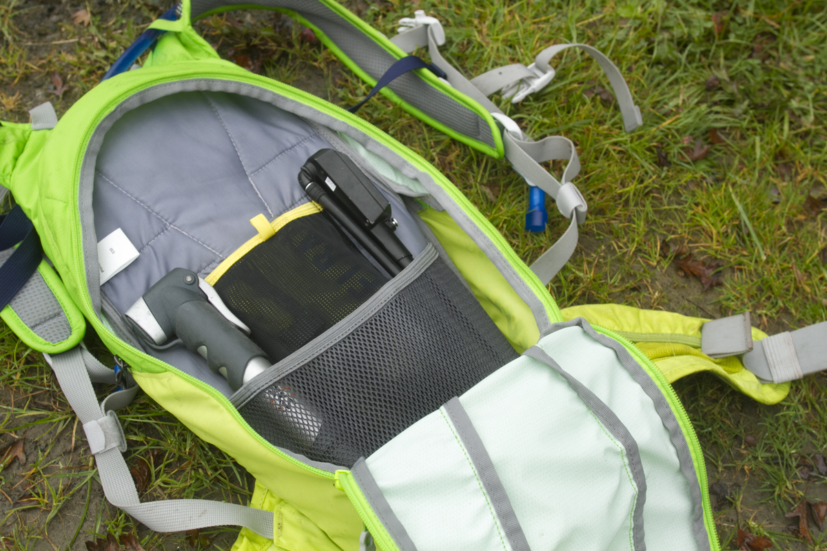 camelbak kudu hydration backpack reservoir dharco