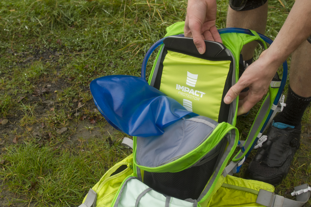 camelbak kudu hydration backpack reservoir dharco