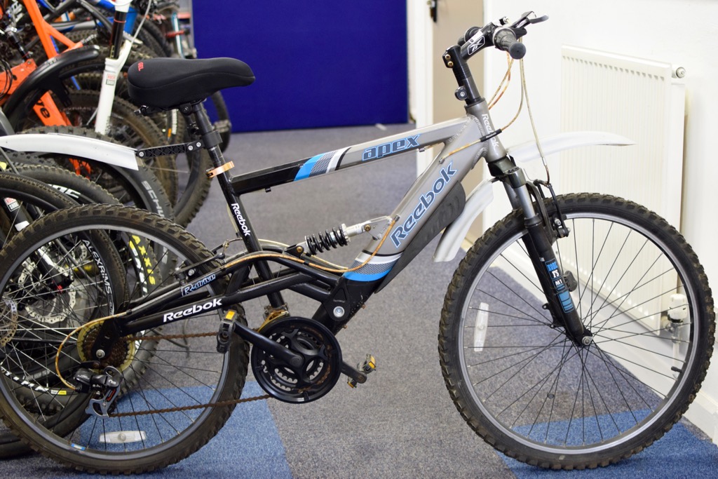 long cables gear brake ocd perfectionist annoying stickers reflectors pie plate cassette mud