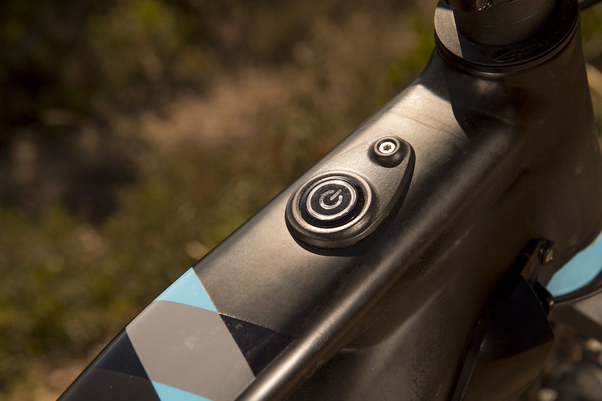 focus jam emtb ebike nice france rocky dry dusty pike rockshox steps shimano e8000 motor battery electronic pedal assist