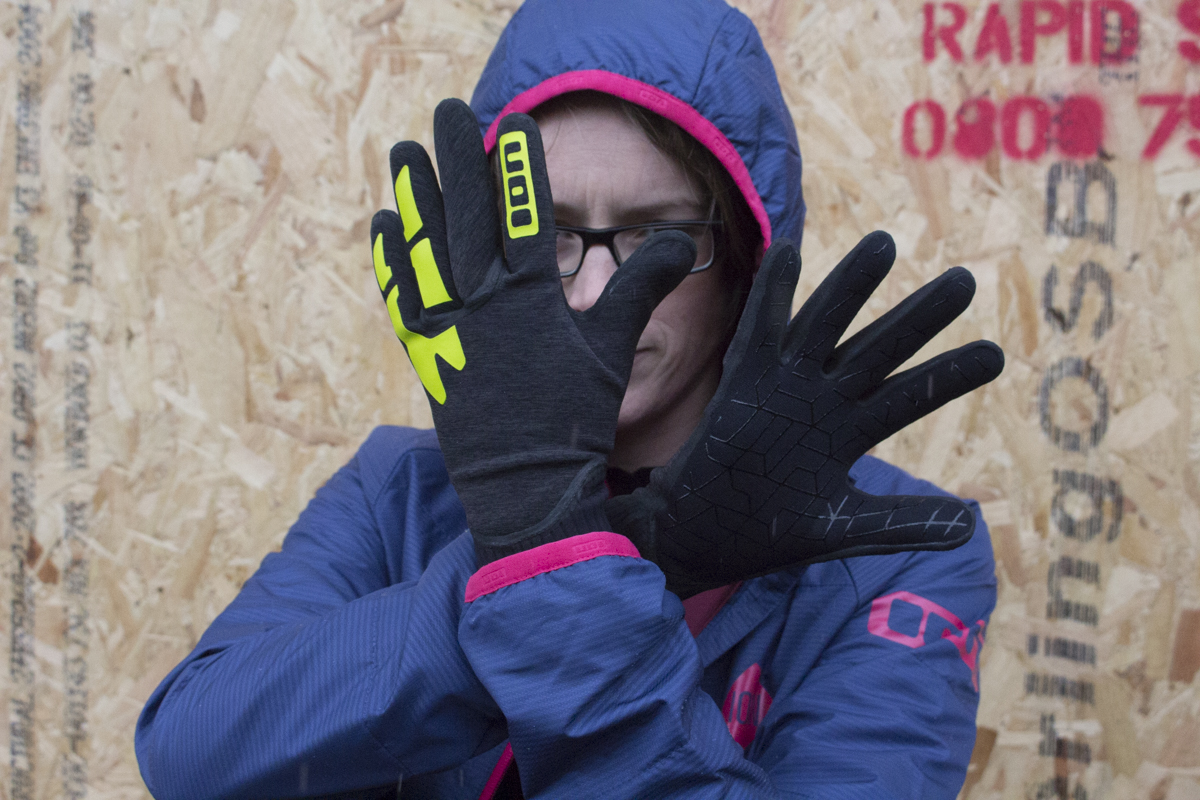 ion_gloves_1