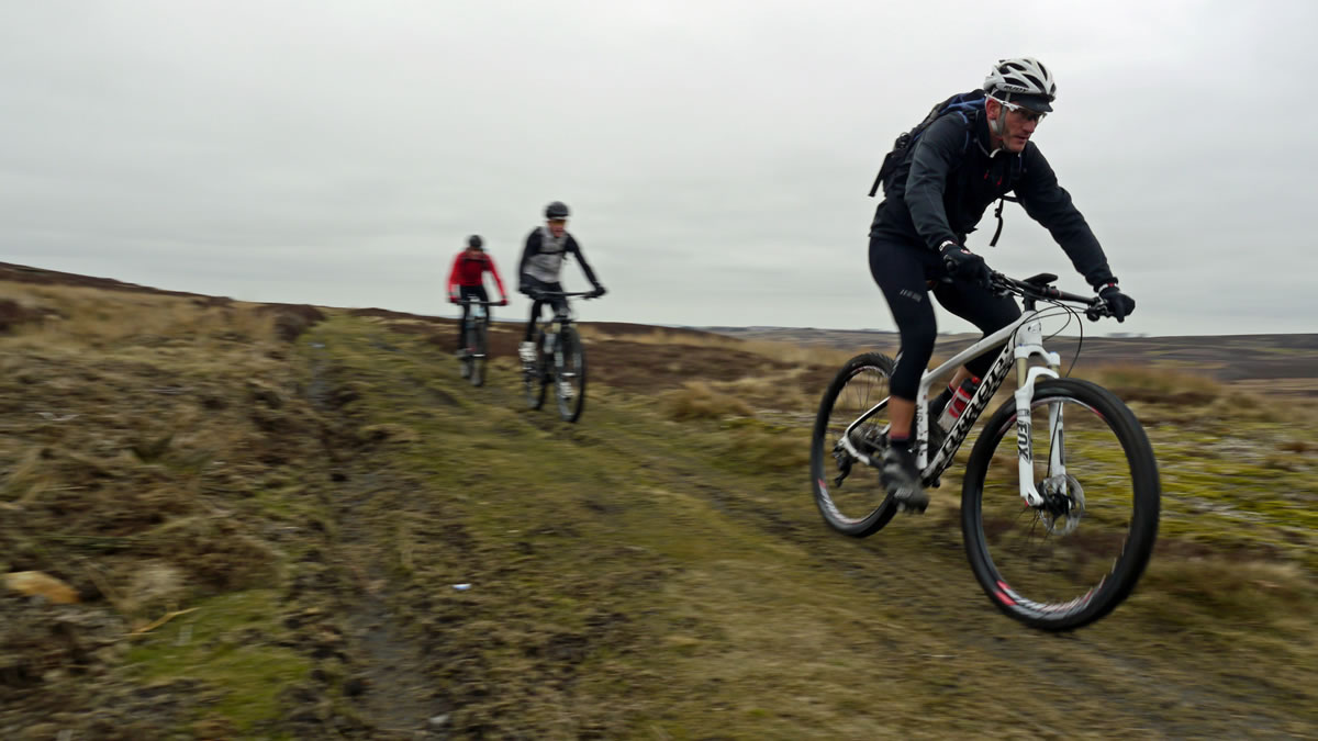 issue 105 group test hardtail race carbon 29in bmc niner trek olly townsend winter cold lycra