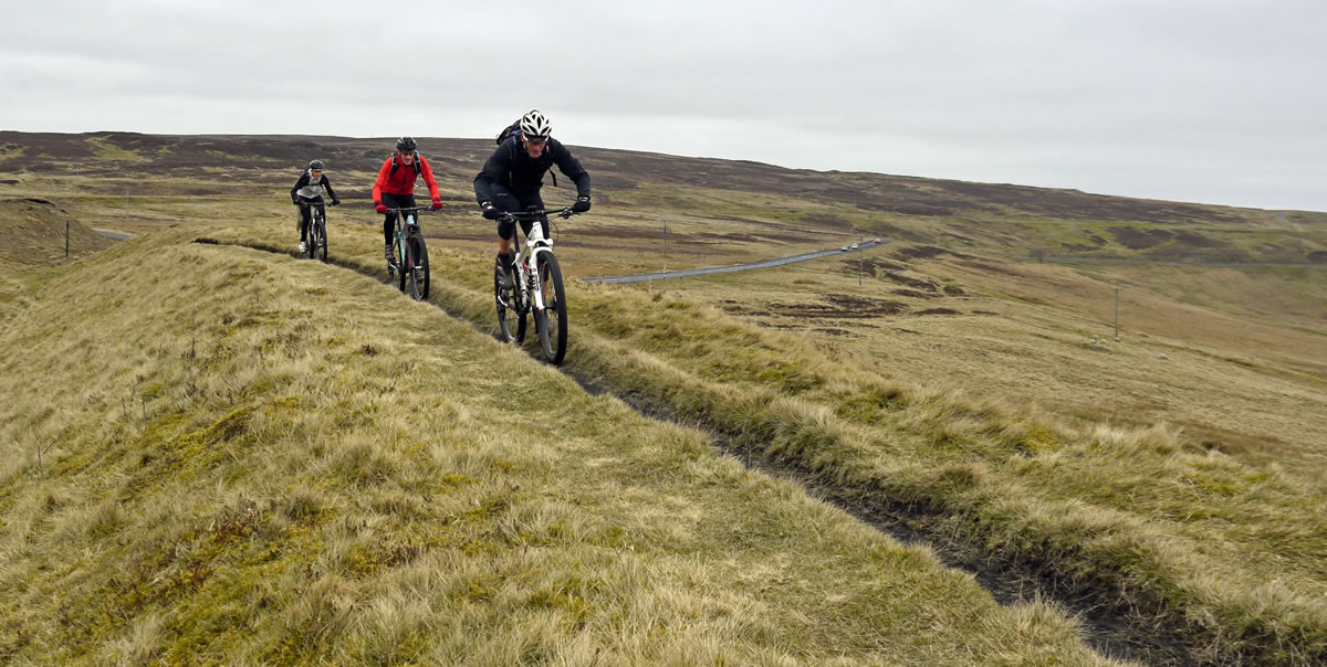 issue 105 group test hardtail race carbon 29in bmc niner trek olly townsend winter cold lycra
