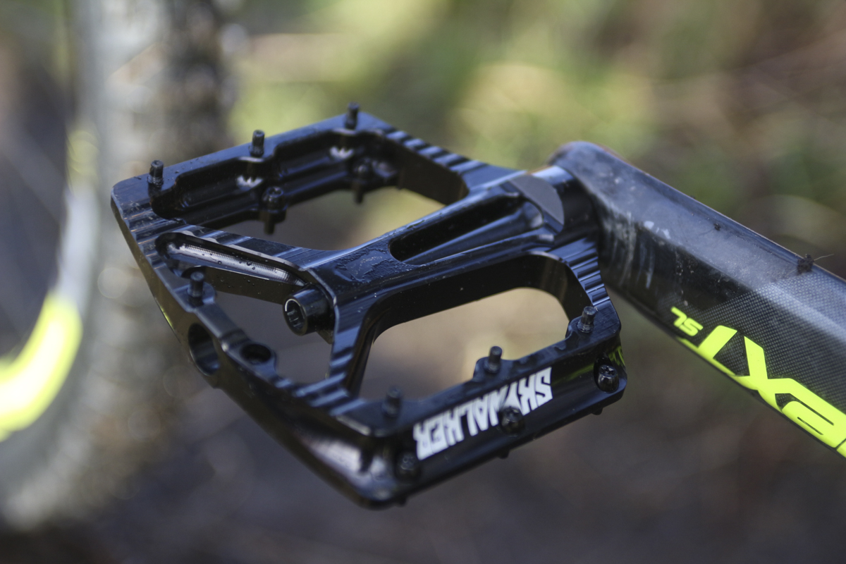 sixpack flat pedals