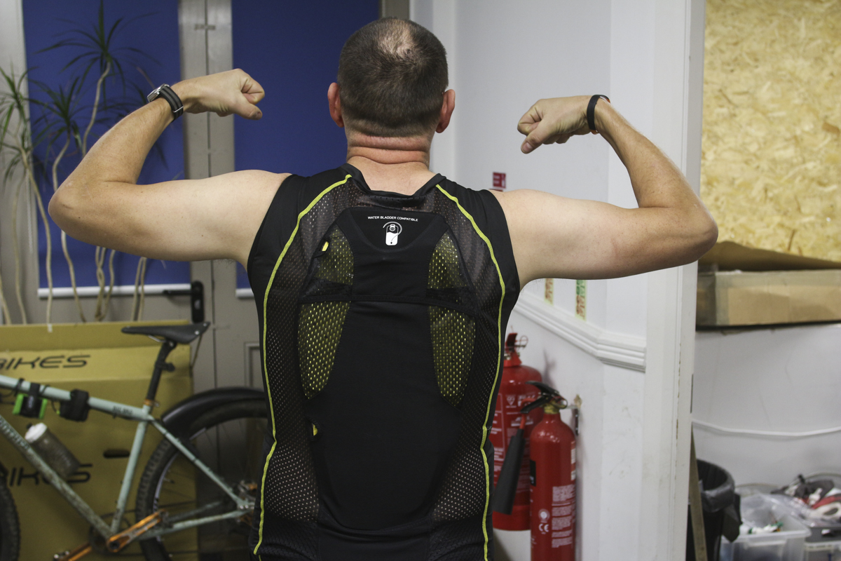 alpinestars chipps vest hydration back protector