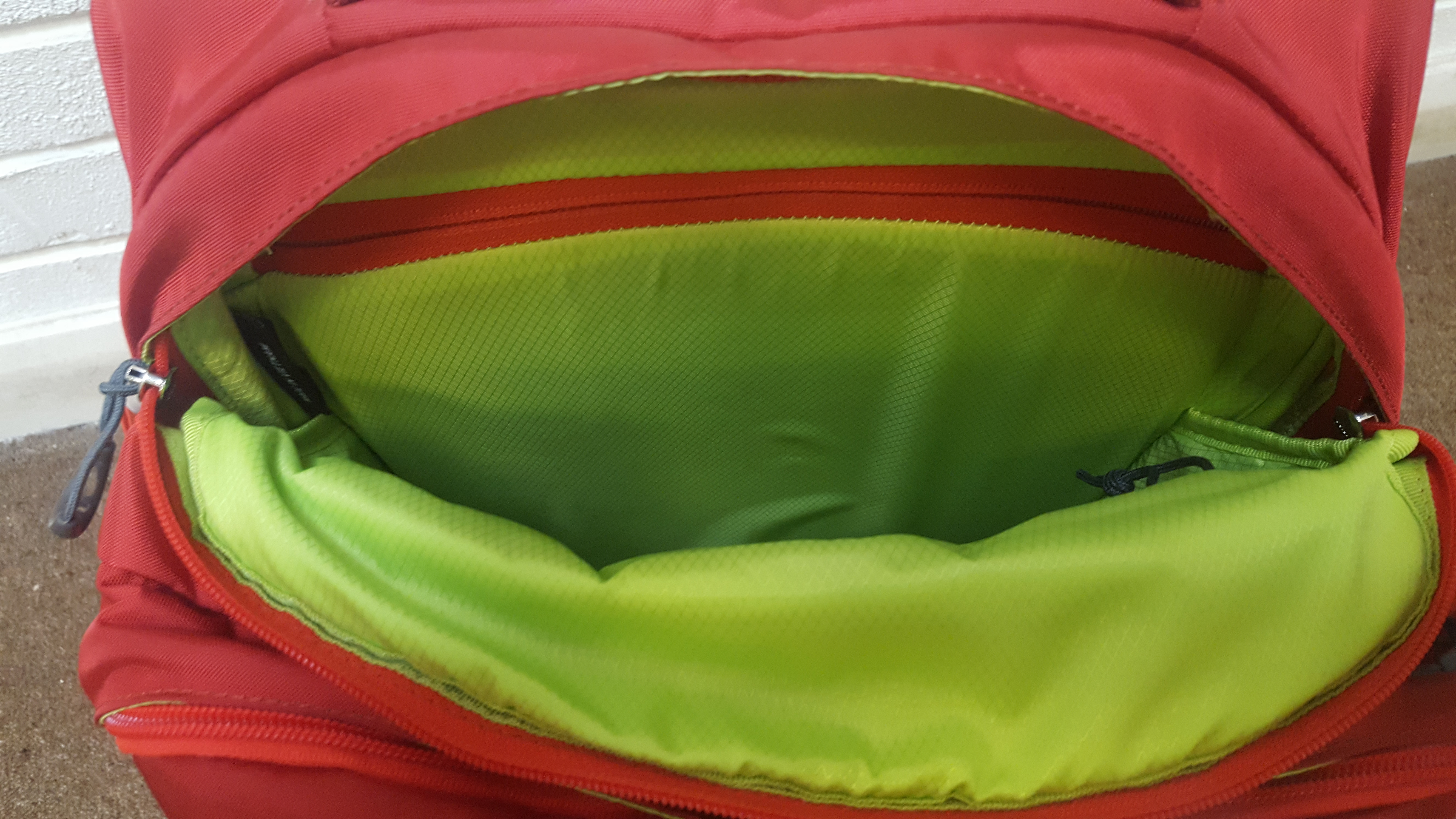 Zipped laptop section