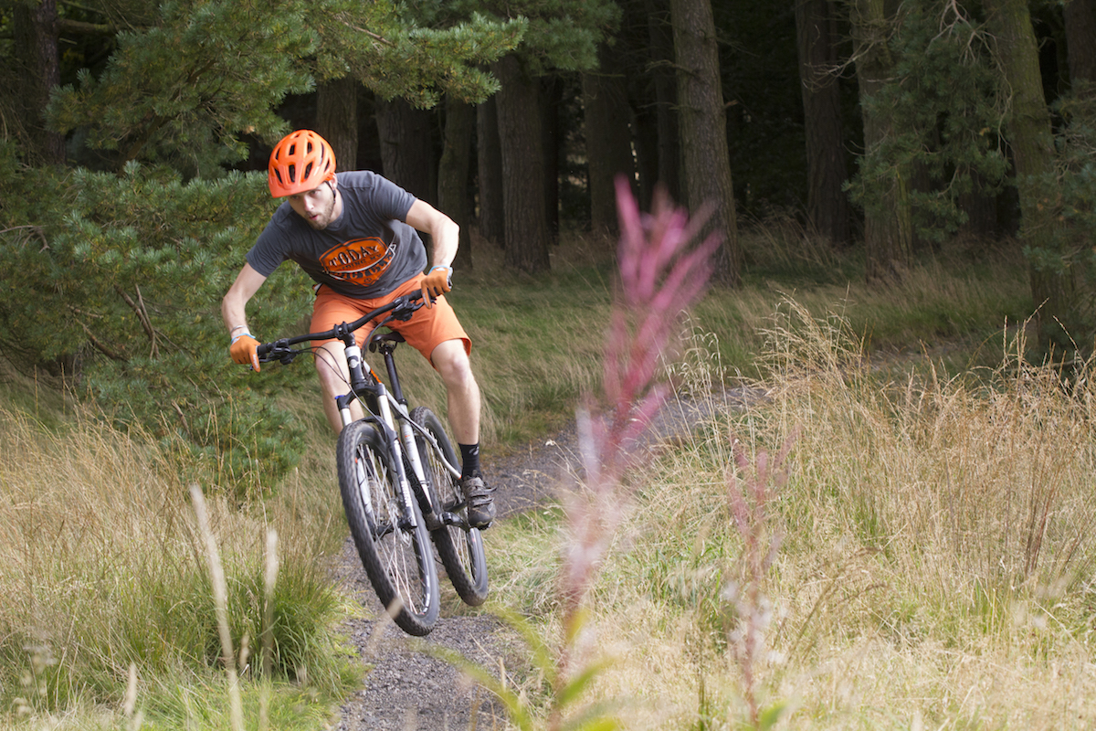 issue 109 hardtail test genesis whyte diamondback wil hannah chipps