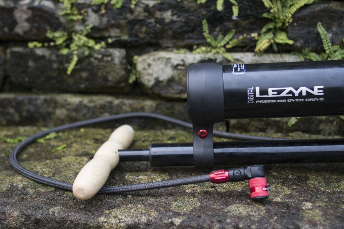 lezyne digital pressure gauge pump tubeless