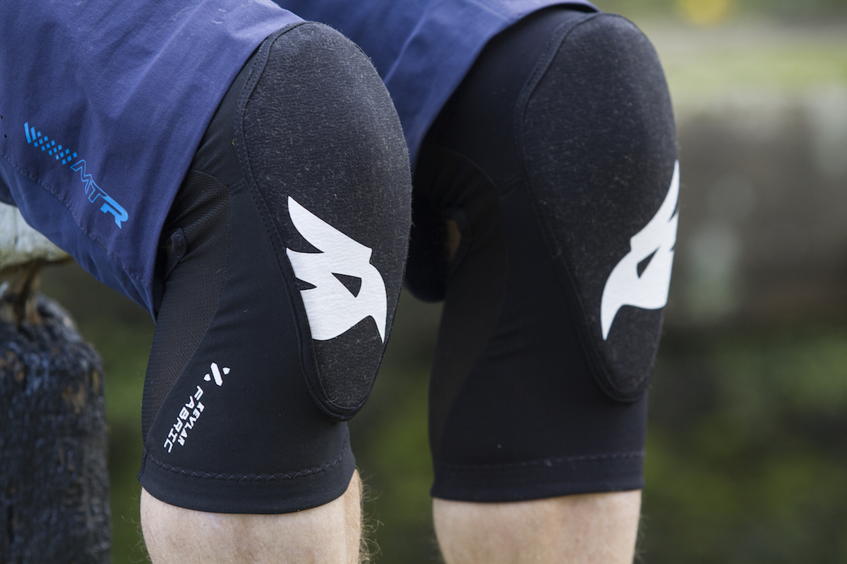 bluegrass eagle crossbill knee pads