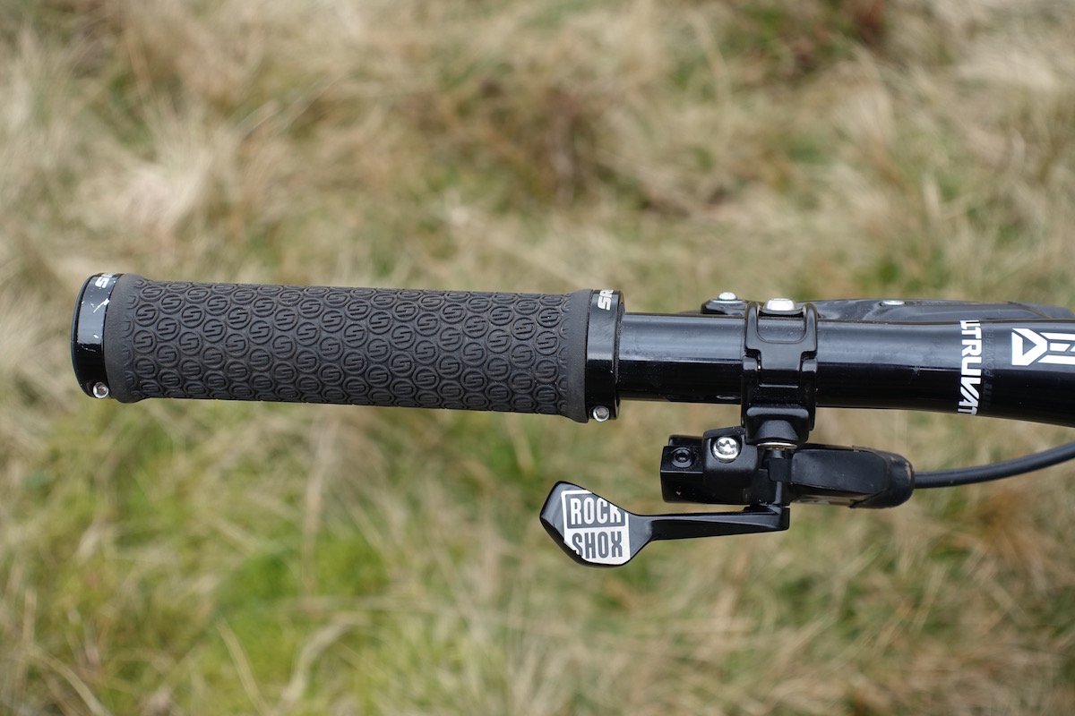 rockshox reverb dropper post stealth internal trigger hydraulic
