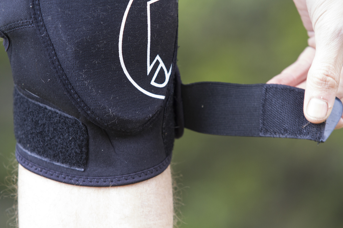 endura singletrack knee pads