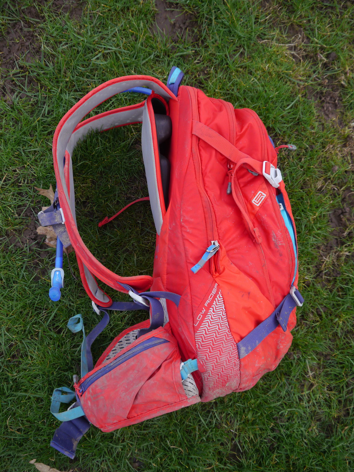 camelbak hawg backpack bladder hydration