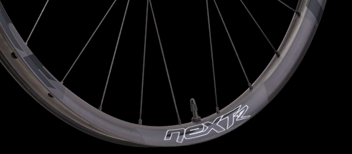 race face next r carbon wheel