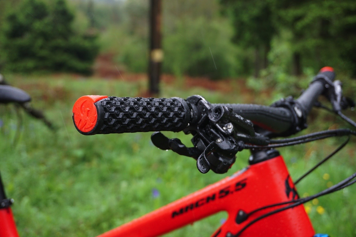 pivot mach 5.5 carbon
