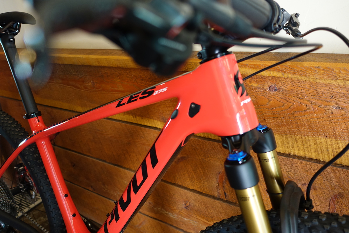 Video: Pivot Cycles New LES 27.5