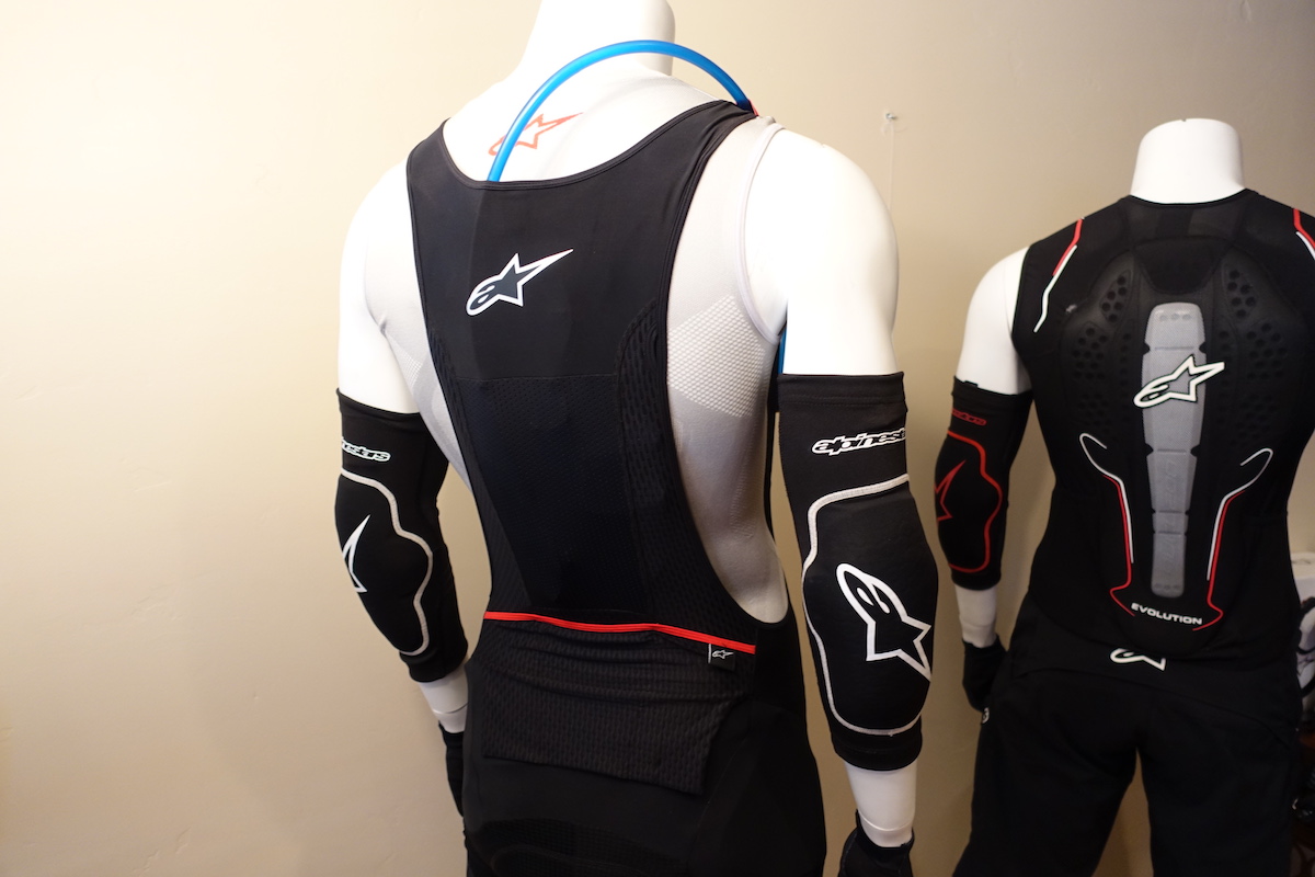alpinestars paragon bib shorts protection protector bladder knee pads jersey shorts