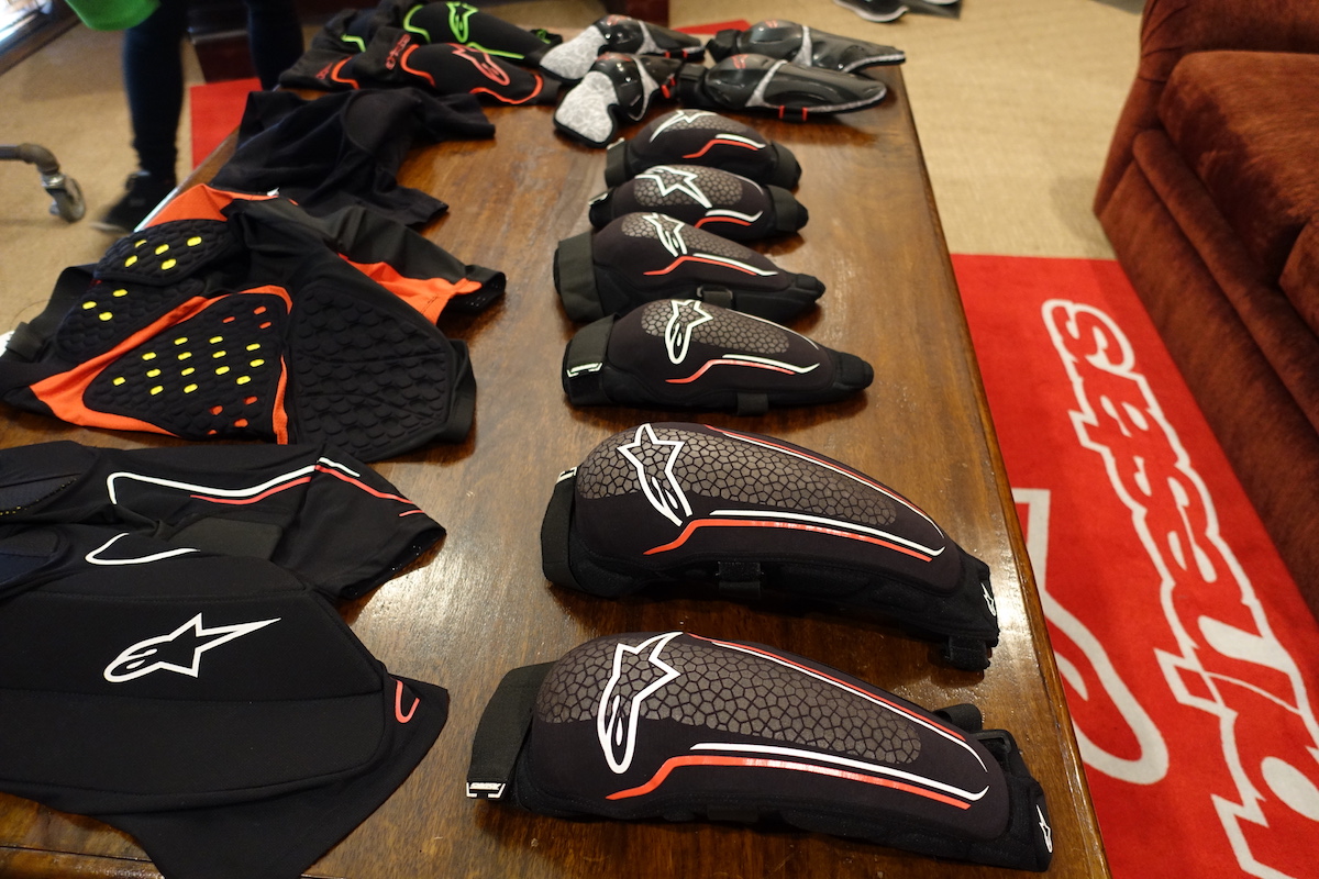 alpinestars paragon bib shorts protection protector bladder knee pads jersey shorts