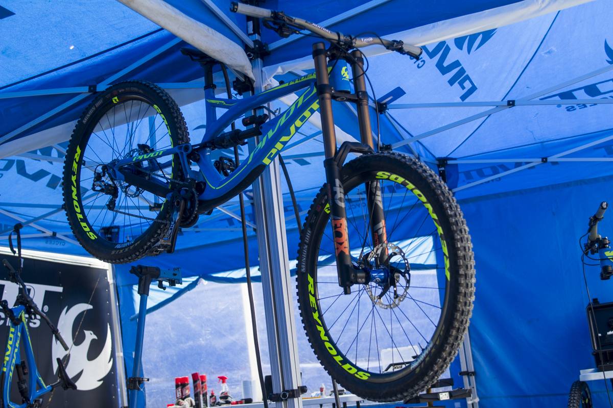 Spotted: Pivot Cycles Phoenix 29er Downhill Race Bike