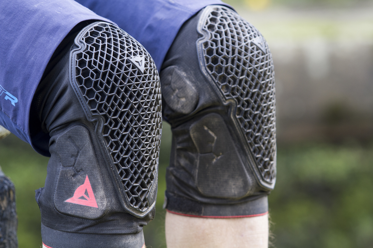 Review: Dainese Trail Skins 2 Knee Pads – Winner Most Breathable
