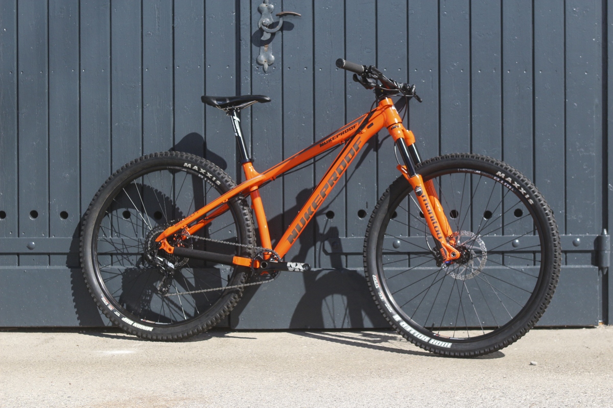 nukeproof scout 290 comp 29in hardtail manitou