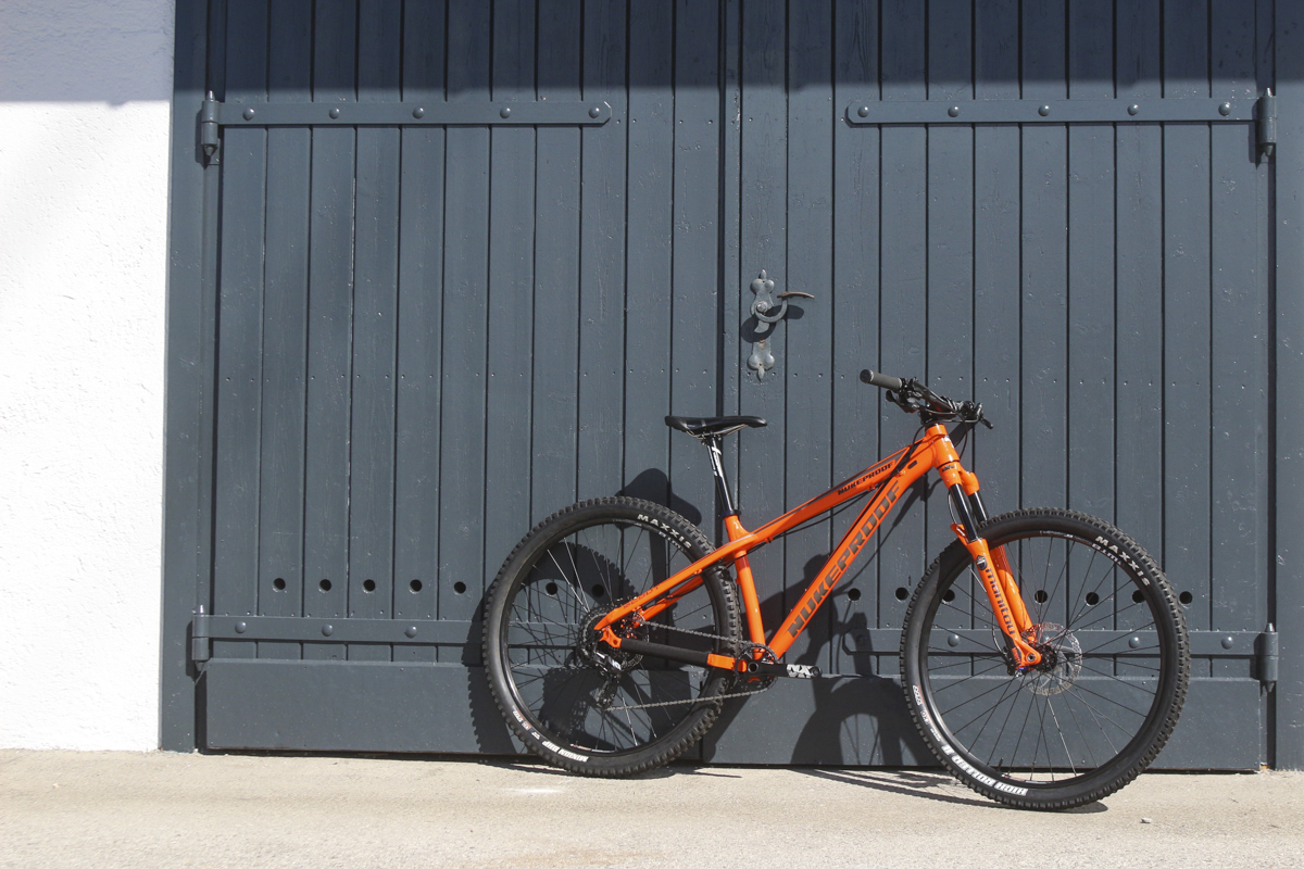 nukeproof scout 290 comp 29in hardtail manitou