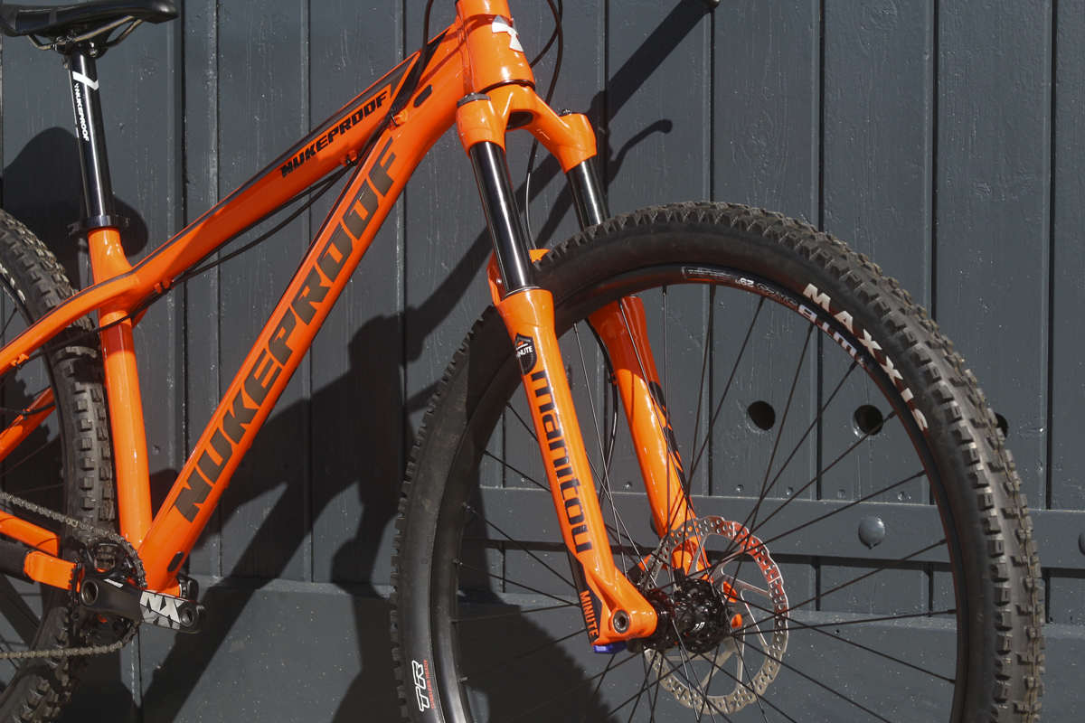 nukeproof scout 290 comp 29in hardtail manitou
