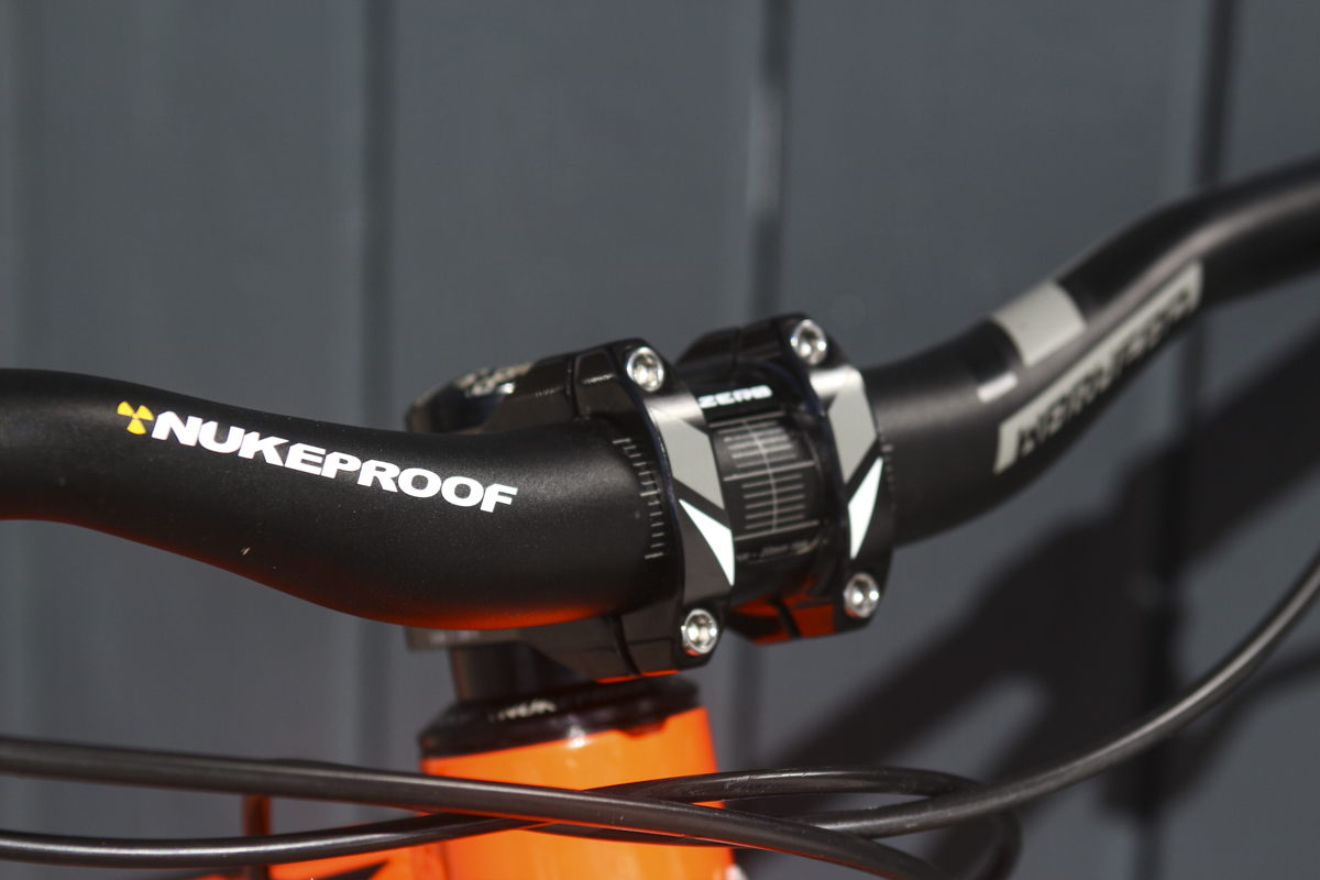 nukeproof scout 290 comp 29in hardtail manitou