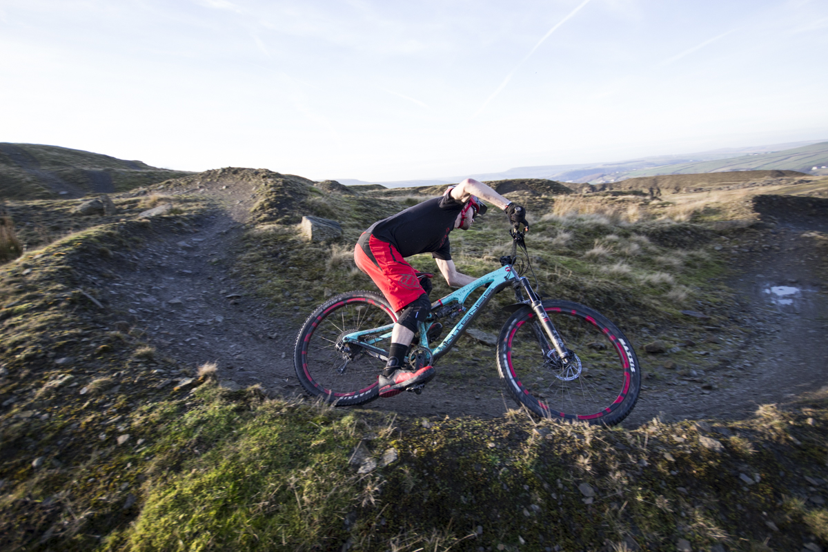 intense recluse lee quarry wil knee pad