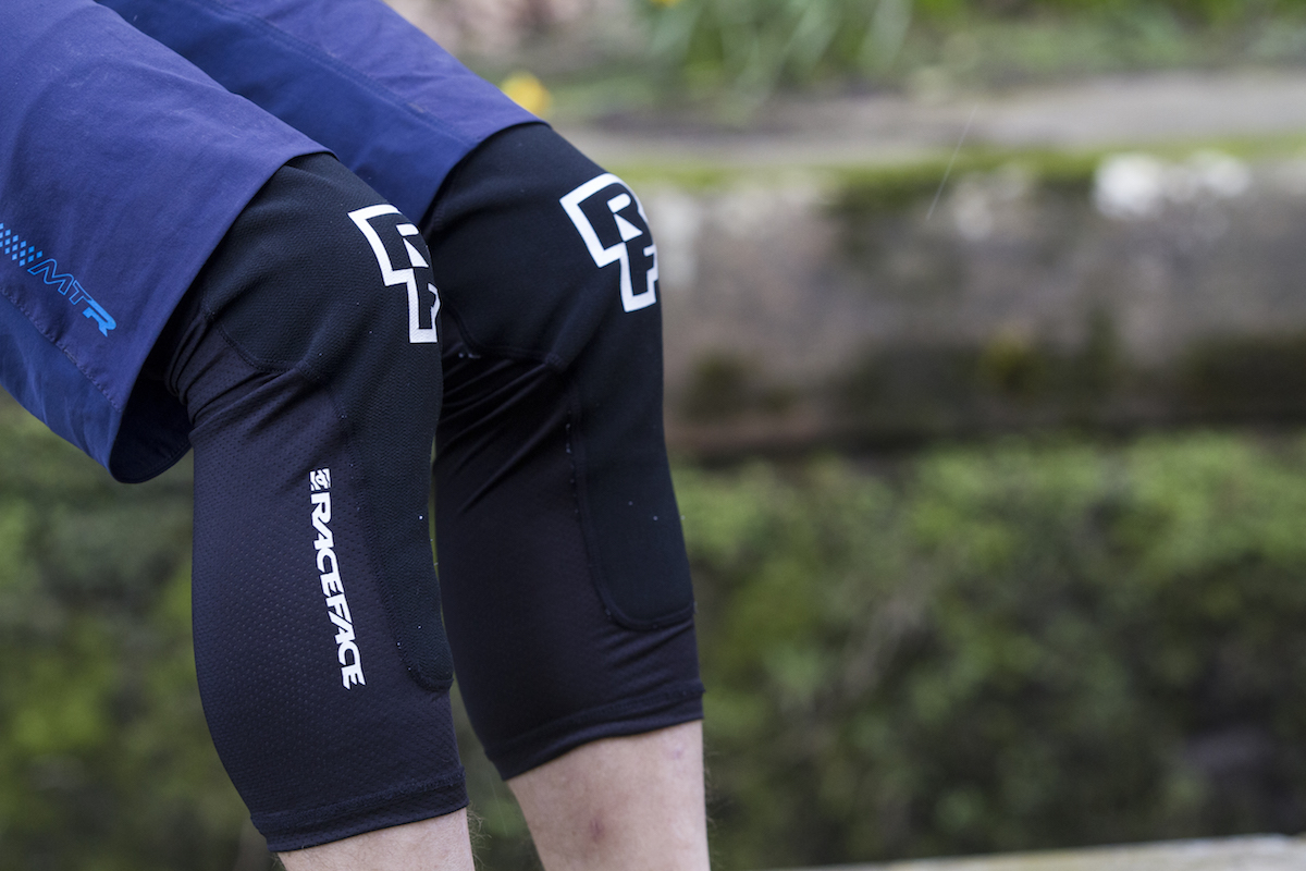 race face charge knee pads issue 112