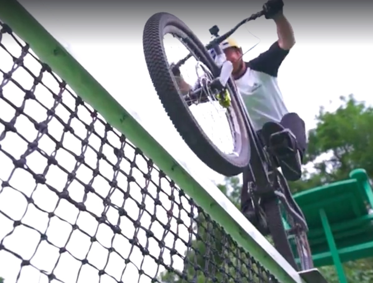 Are tennis nets really built like this?