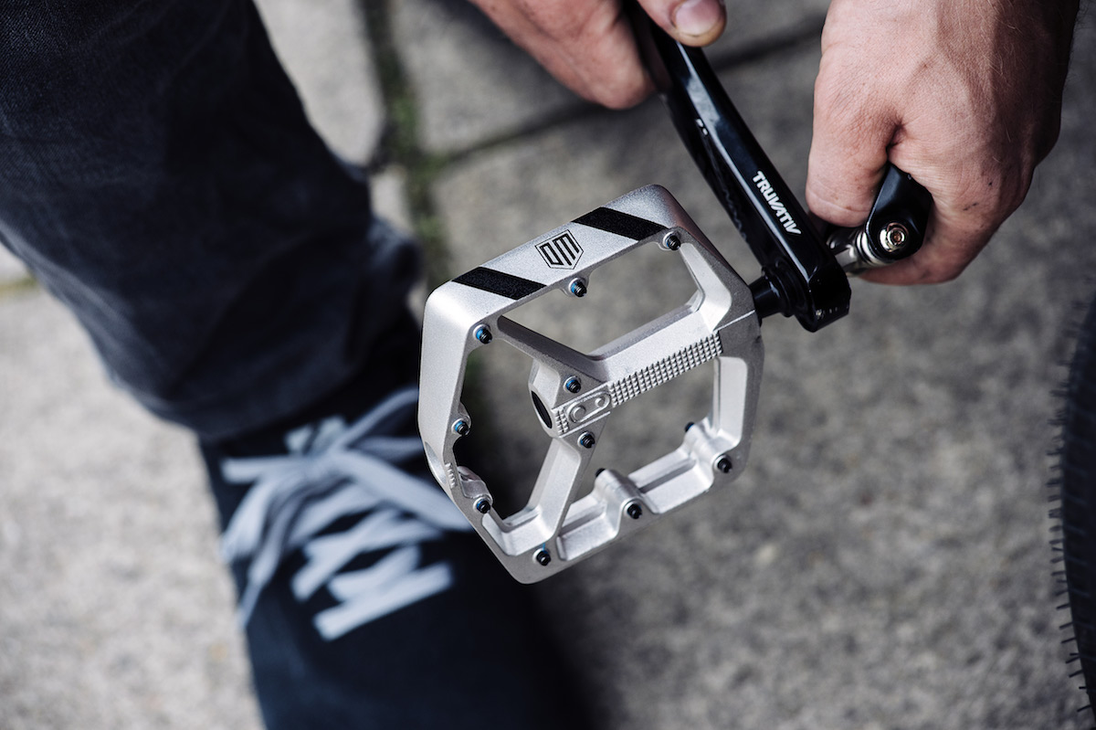 crank brothers stamp flat pedals