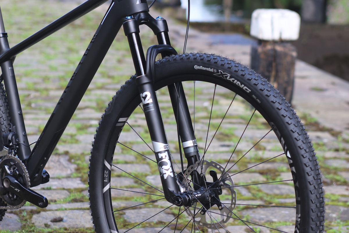 canyon exceed carbon hardtail di2 step cast sc
