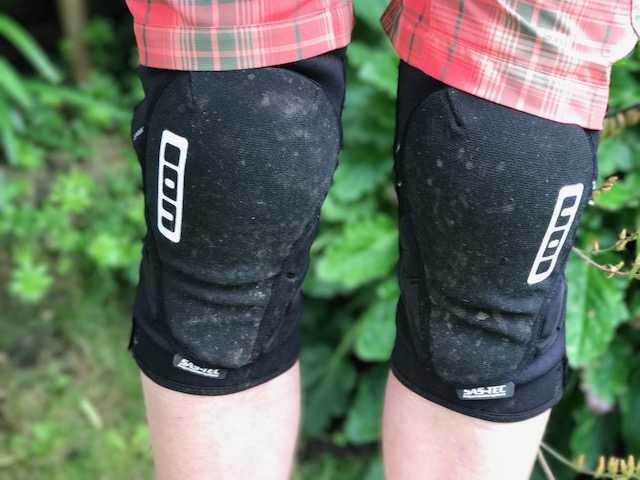 Ion K_Lite Zip Knee Pads