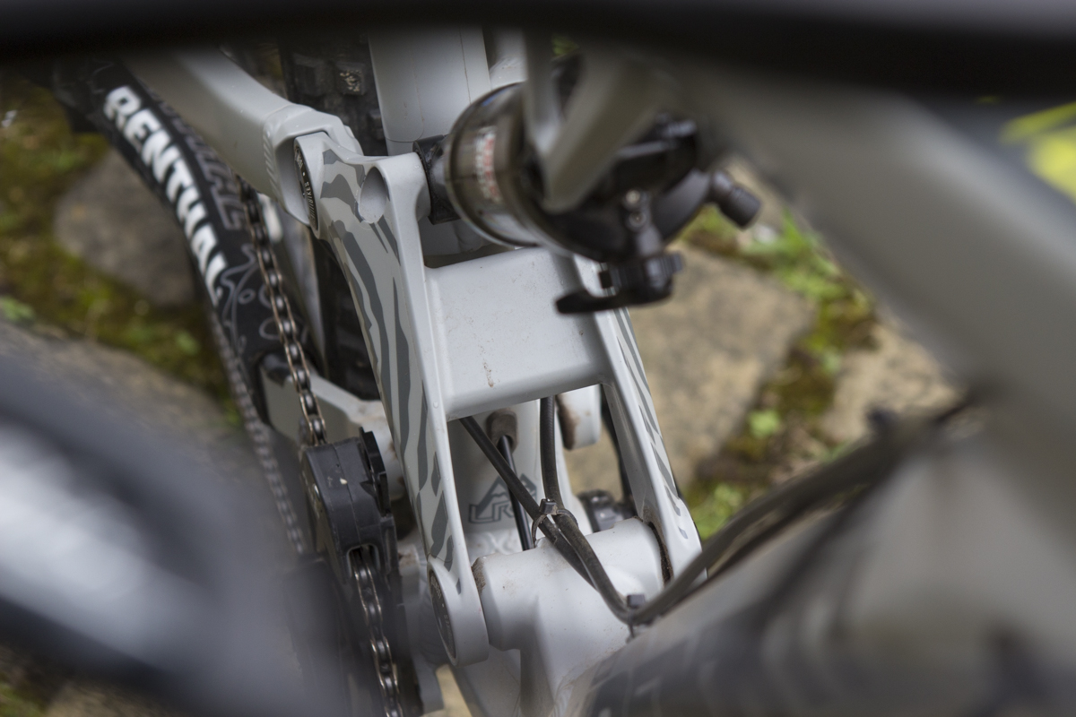 identiti mettle halo gusset