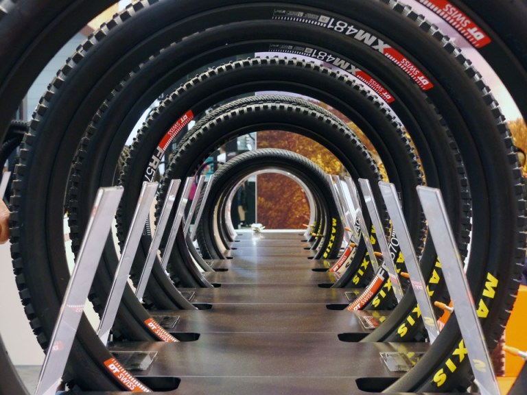 Eurobike 2017: Maxxis Show 29er Downhill Tyres And 26+