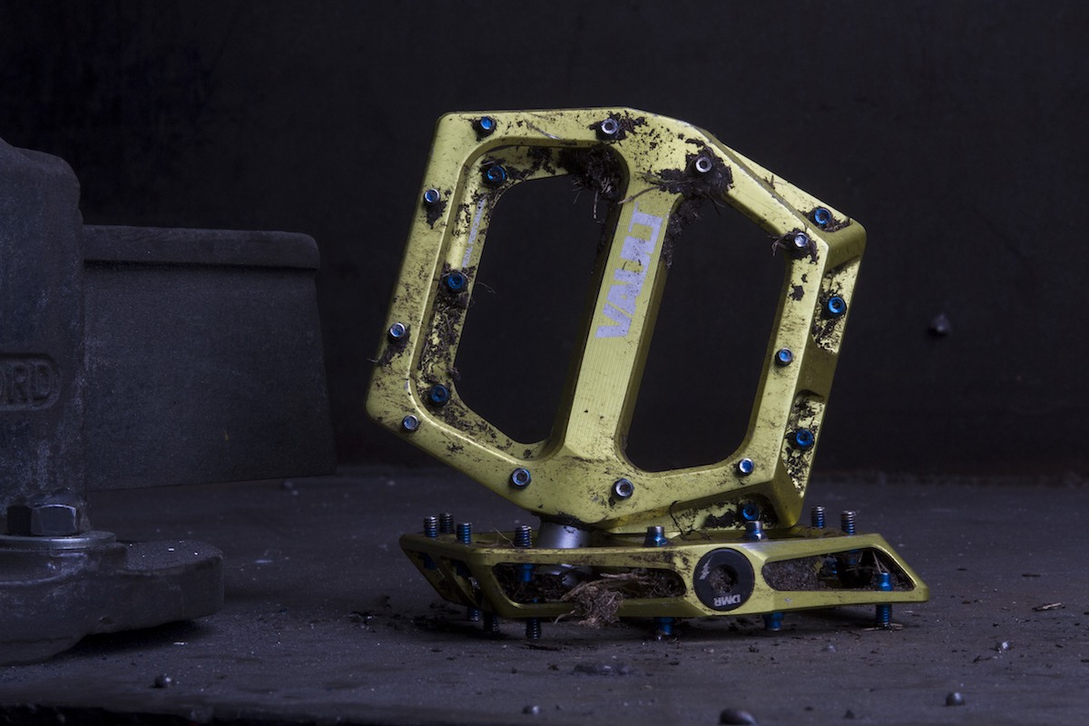 dmr vault flat pedals