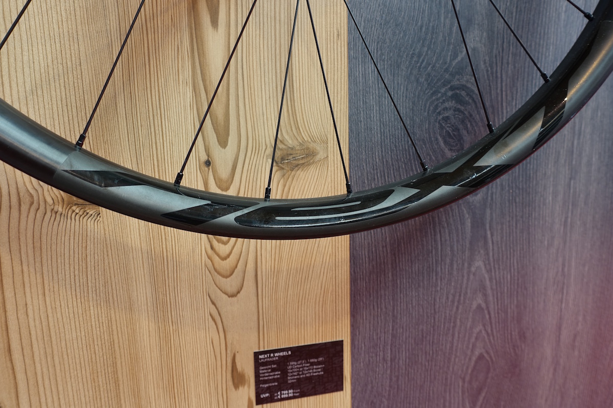 race face next sl carbon wheel arc rim