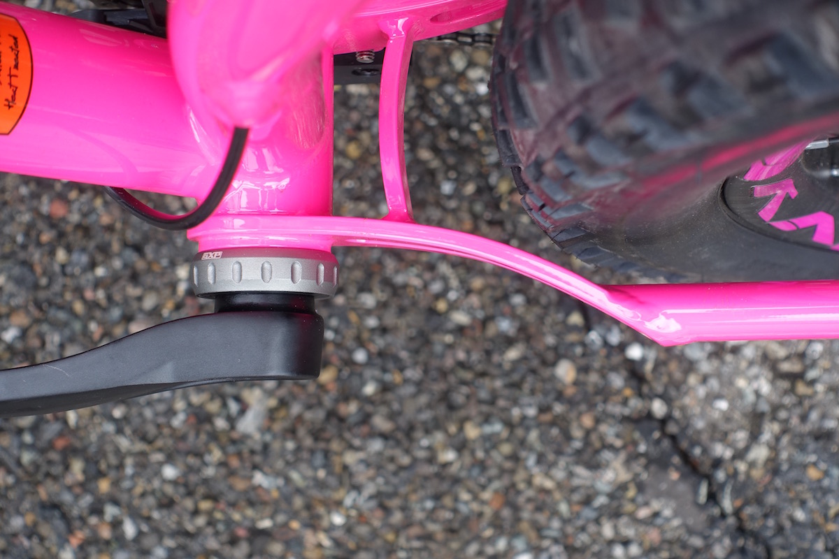 pipedream hardtail steel 27.5 plus 29 pink dvo zelvy