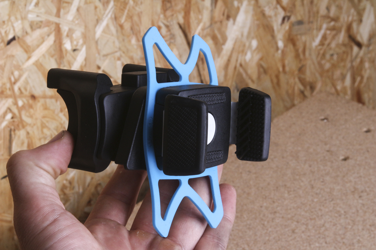 thule iphone smartphone mount handlebar bracket