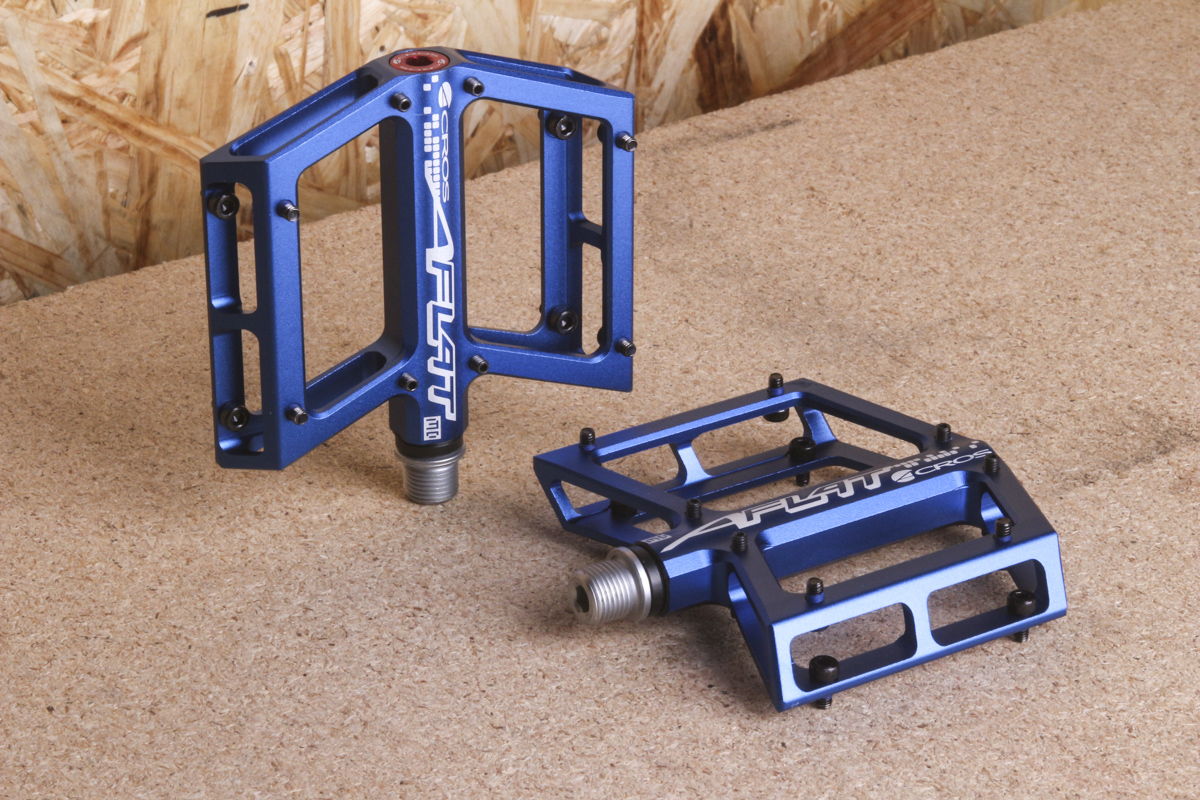 acros flat peadl blue