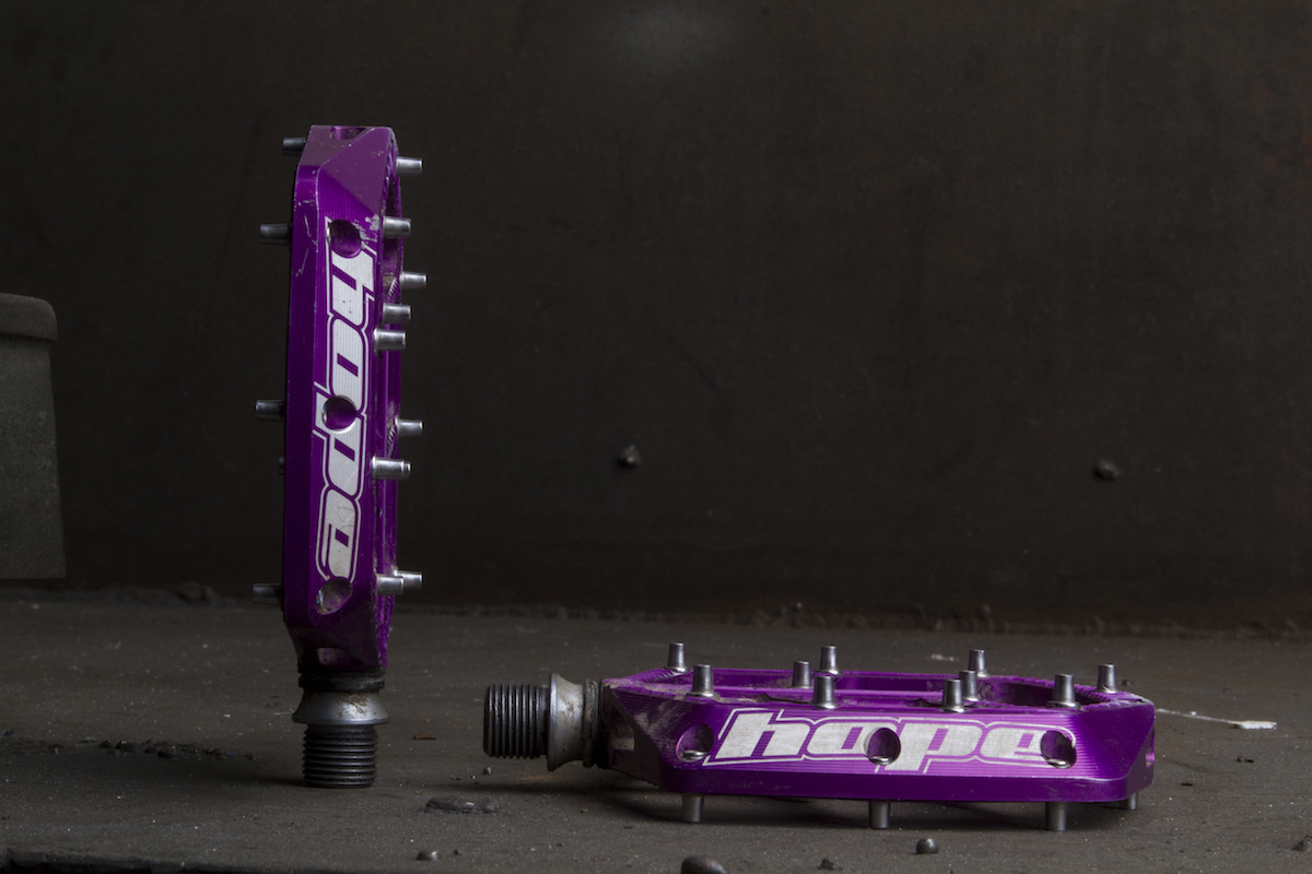 hope f20 flat pedals purple issue 113