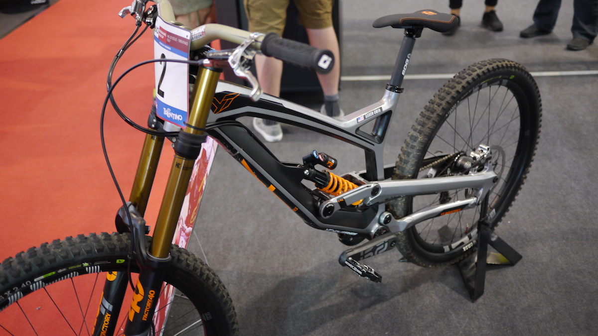 yt aaron gwin downhill