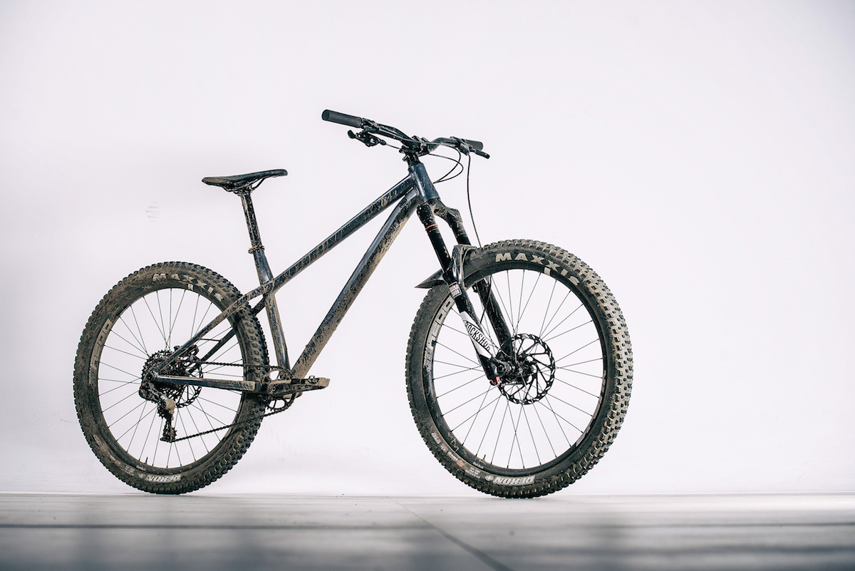 Commencal Whips Up New 29/27.5+ Meta HT AM Hardtail