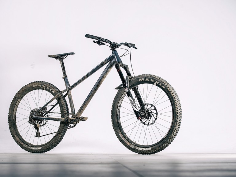 Commencal Whips Up New 29/27.5+ Meta HT AM Hardtail