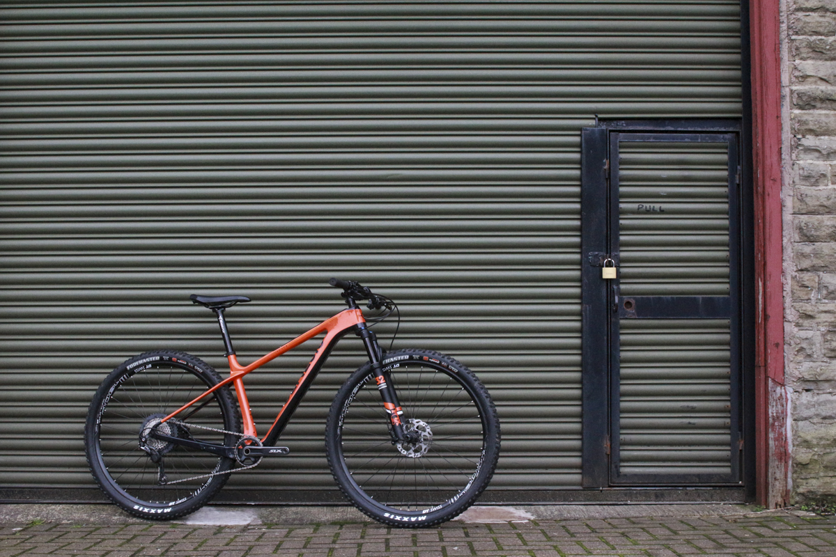 genesis mantle carbon hardtail