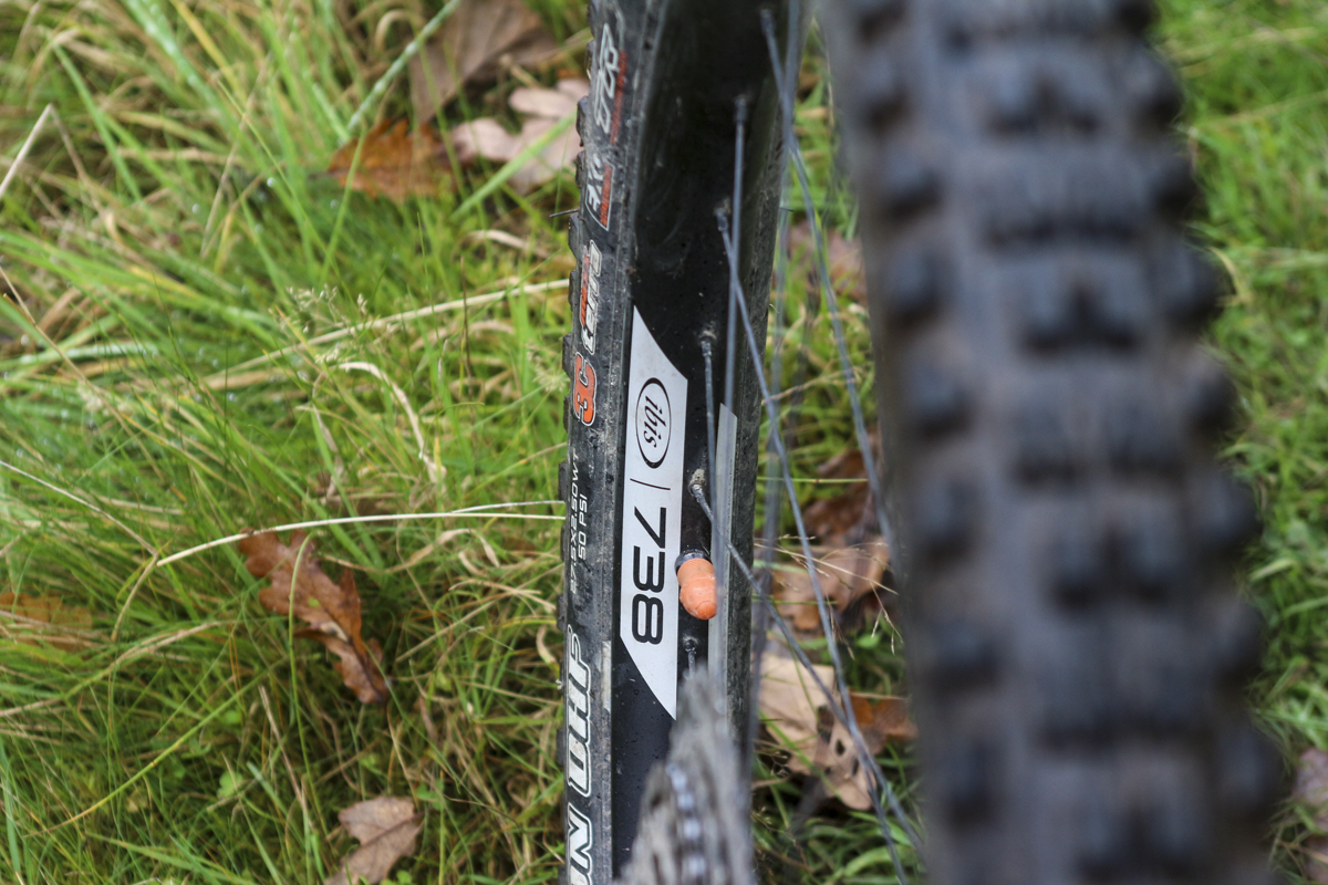 ibis 738 wheels maxxis minion wt plus 2.8 2.5in