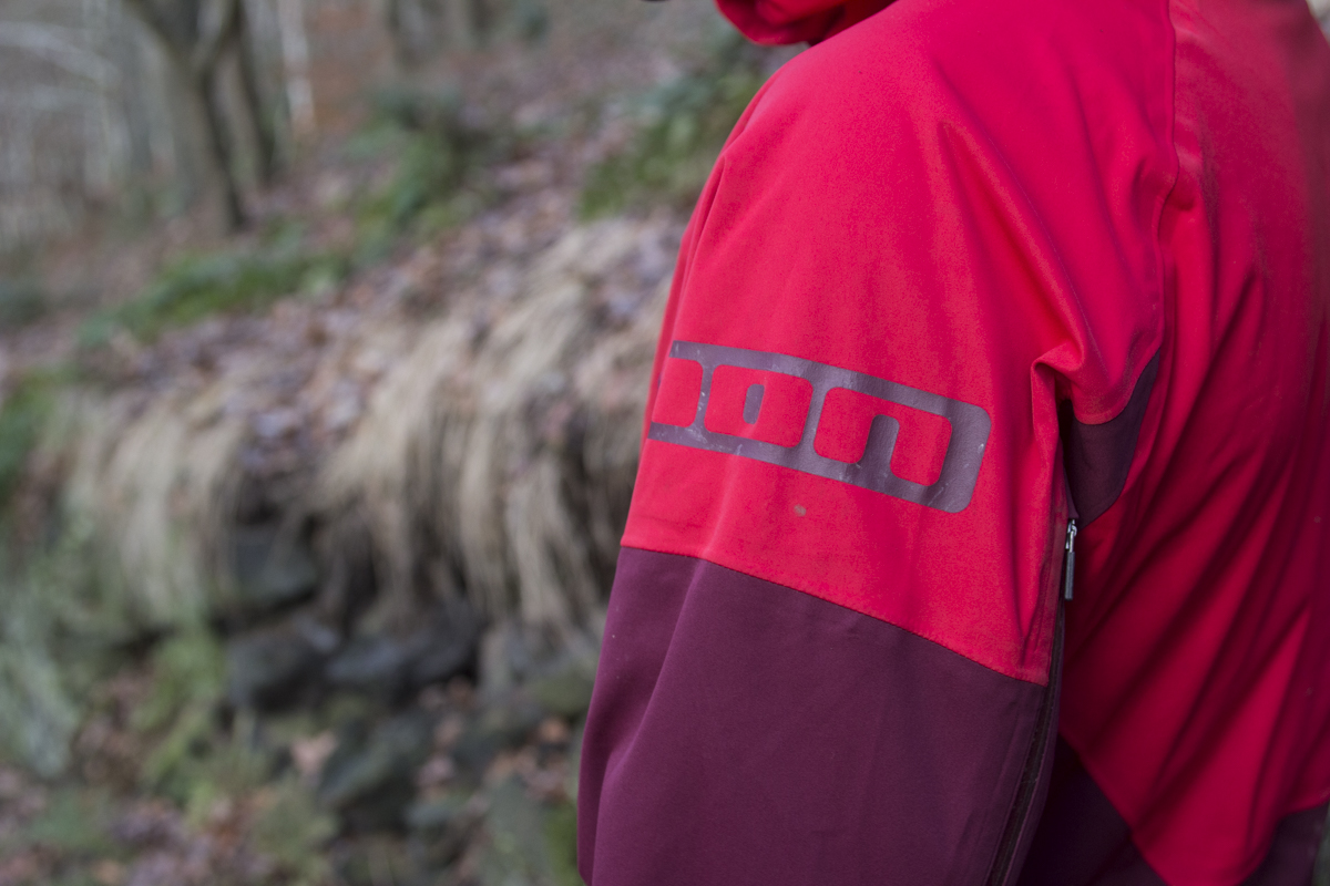 ion vario waterproof jacket wil