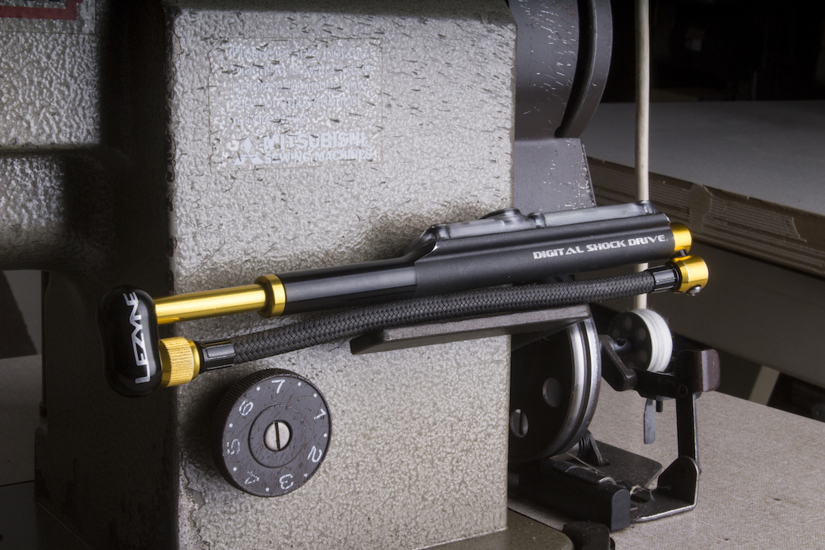 lezyne digital shock pump